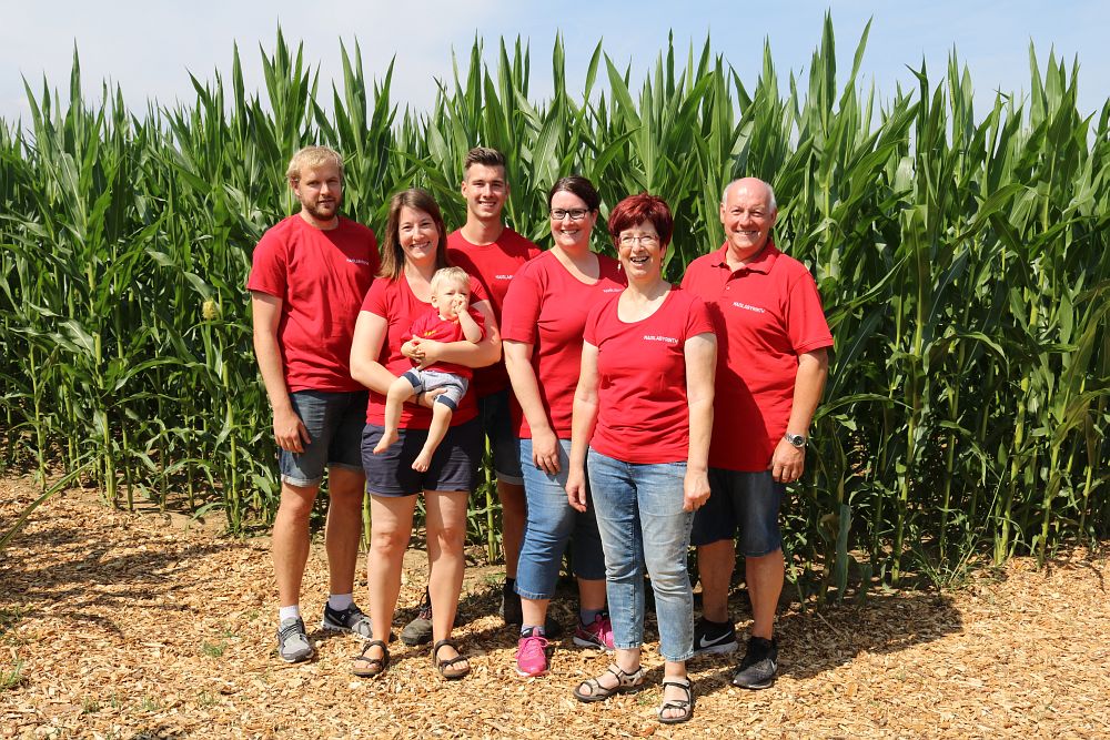 Familie Weisel vom Maislabyrinth auf dem Lindenhof